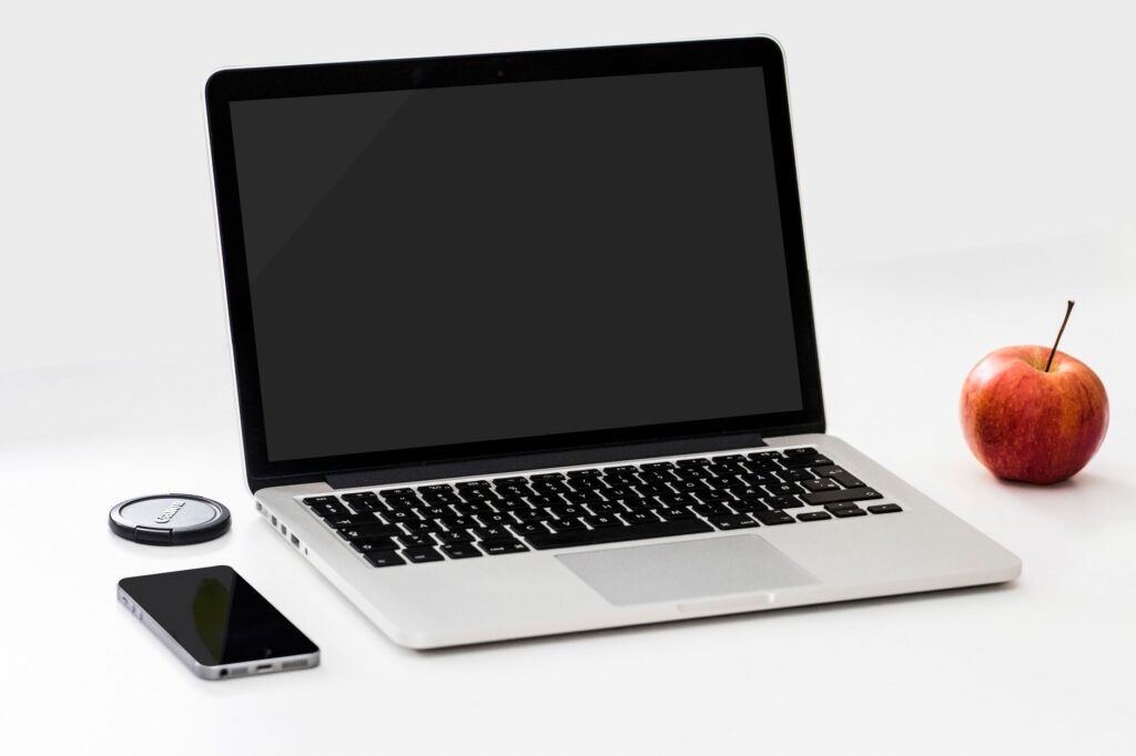 Comparison of a cheap website and a professional website side by side